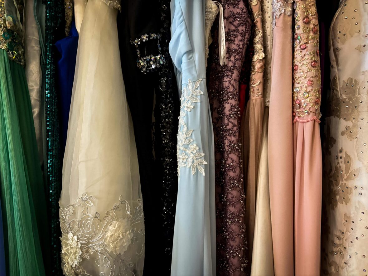 Maxis in display hangers