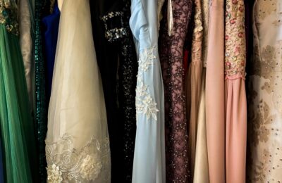 Maxis in display hangers